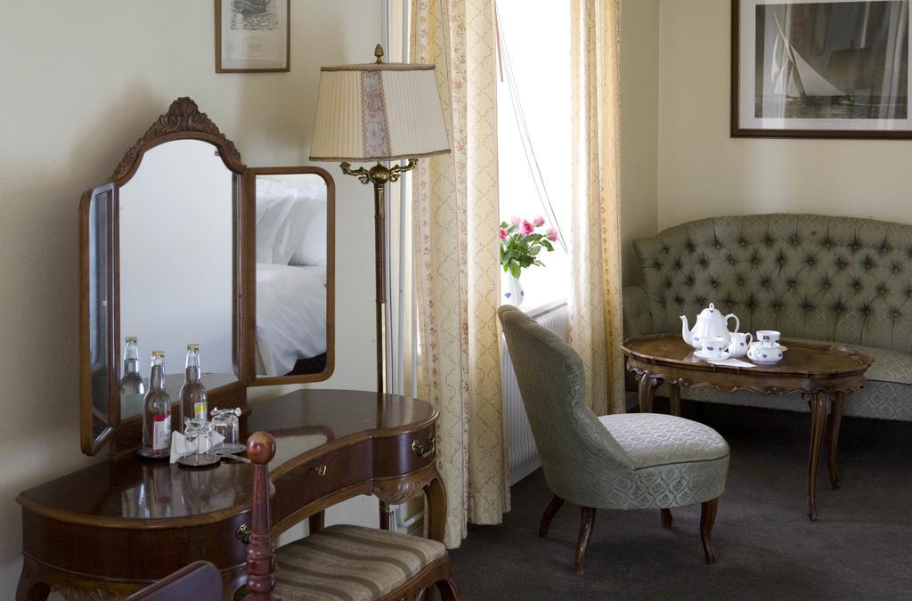 Hotell Bla Blom Gustavsberg Extérieur photo